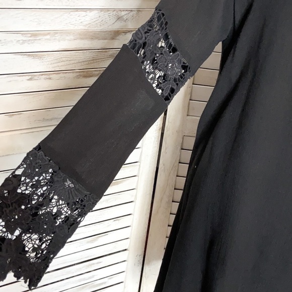 KORI | Boho Crochet Lace Bell Sleeve Shift - Picture 4 of 10
